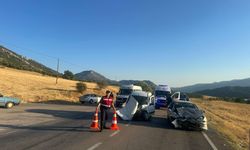 Konya-Isparta Karayolunda İki Otomobil Çarpıştı: 2’si çocuk 6 Yaralı