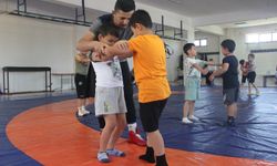 Isparta'da GSB Spor Okulları'nda geleceğin pehlivanları yetişiyor