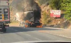 Isparta Antalya Karayolunda Silobas Tankeri Alev Aldı