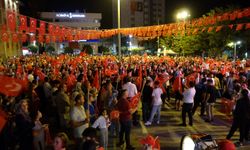 Isparta'da Zafer Bayramı’na Yakışan Coşkulu Gece