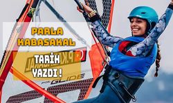 Parla Kabasakal Dünya Sörf Şampiyonası’nda Zirvede!