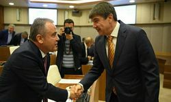 Menderes Türel’den Muhittin Böcek’e Sert Eleştiri