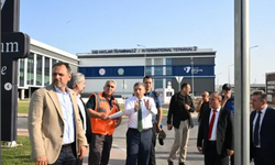 Vali Hulisi Şahin'den Antalya Havalimanı T2 İncelemesi