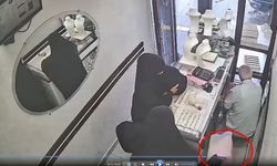 Diyarbakır’da Kuyumcuyu Oyalayıp 2,5 Kilo Altın Çaldılar!