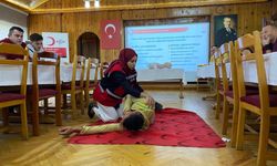 Denizli'de ilk yardım ve fidan dikimi