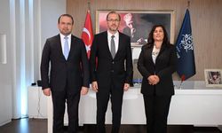 Makamına Hapsoldu, Neden Sokağa Çıkmıyor?
