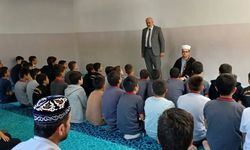 Isparta İl Müftüsü Muharrem Biçer'den Öğrencilere Ziyaret