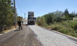 Gelendost Yenice Köyü Yolunda Sathi Kaplama Çalışması Tamamlandı
