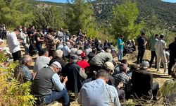 Vefat Eden Eşinin Cenaze Namazını Bizzat Kıldırdı