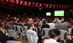 Ispartalılar Milli Maçı Dev Ekranlarda İzledi