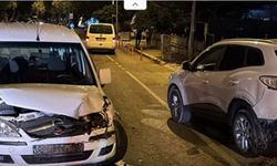 Isparta’da Hafif Ticari Araç ile Otomobil Çarpıştı