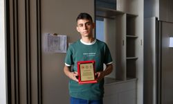 Isparta’da "Yılın Kalfası" Sedat Uysal Azmiyle Örnek Oluyor
