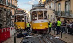 Portekiz'de Tramvay Kazası: 15 Ölü, 20 Yaralı