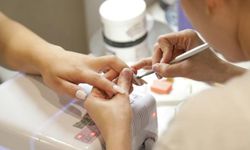 AB, Tırnak Salonlarında Tırnak Jeli Kullanımını Yasakladı
