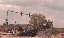 Keçiborlu’da feci kaza: Otomobil takla attı