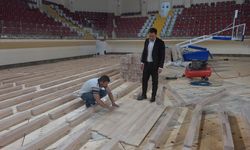 Işıkkent Spor Salonu’nun zemini NBA standartlarında yenileniyor