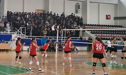 Çivril’de Liseler Arası Voleybol Turnuvası Tamamlandı