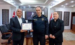 Emekli polis memuruna teşekkür belgesi
