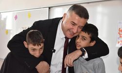 Başkan Özer’den Özel Eğitim Sınıfına Anlamlı Ziyaret