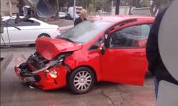 Otomobil Beton Mikserine Çarptı