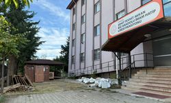 Isparta’da okul bahçesi hurdalığa döndü!
