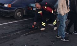 Araçlar Çarpıştı; Gıda Malzemeleri Yola Saçıldı