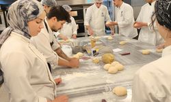 Aşçılık Öğrencileri Endüstriyel Mutfak Teknolojilerini Yerinde İnceledi