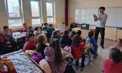 Akademisyenler Gelendost'ta Öğrencilerle Buluştu