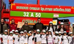 Burdur’da minik öğrenciler Yeşil Vatan için fidan dikti