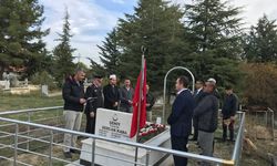 Hakkari’de Şehit Düşen Asker, Mezarı Başında Anıldı