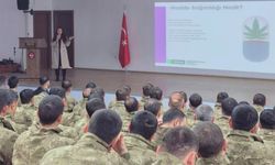 Isparta’da askerlere kumar bağımlılığı eğitimi verildi