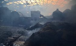 Isparta’da Fabrika Yangınında ki Alevler Geceyi Aydınlattı