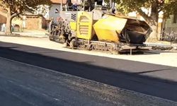 Çiçekpınar–Şarkikaraağaç yolunda sıcak asfalt çalışmaları sürüyor