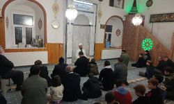 Yalvaç’ta Cuma gecesi programına yoğun ilgi