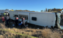 Yolcu Otobüsü Devrildi; Çok Sayıda Ölü Ve Yaralı Var