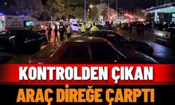 Kontrolden çıkan araç direğe çarptı