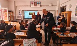 Isparta’da öğrencilere Kur’an-ı Kerim hediye edildi