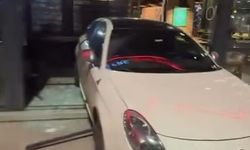 Isparta'da Otomobil Restorana Girdi