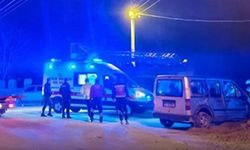 Şarkikaraağaç’ta otomobil devrildi: 2 yaralı