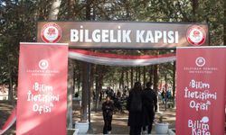 SDÜ’de “Bilgelik Kapısı” Etkinliğine Yoğun Katılım