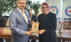 Diyanet-Sen Isparta Başkanı Tosun’dan Genel Başkan Aydın’a Kitap Takdimi