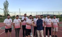 Yenişarbademli’de Voleybol Heyecanı Şampiyonla Taçlandı!