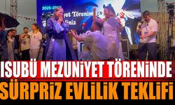 ISUBÜ Mezuniyet Töreninde Sürpriz Evlilik Teklifi