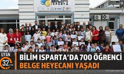 Dr. Ömer İleri, Bilim Isparta'da Öğrencilere Belge Verdi