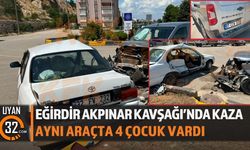 Eğirdir'de İki Araç Çarpıştı Aynı Araçta 4 Çocuk Vardı