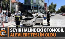 Isparta'da Seyir Halindeki Otomobil Yangında Kullanılamaz Hale Geldi