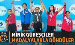 Ispartalı Minik Güreşçiler Türkiye Şampiyonası'nda Madalyaları Kaptı