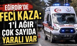 Eğirdir'de Otomobil Ağaca Çarptı: 1'i Ağır 5 Yaralı Var