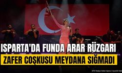Isparta'da 30 Ağustos Coşkusu: Funda Arar Rüzgarı Esti