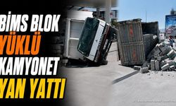 Isparta'da Bims Blok Yüklü Kamyonet Yan Yattı